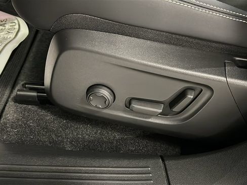 Certified 2023 Volvo C40 P8 Recharge Plus AWD/4WD image 11