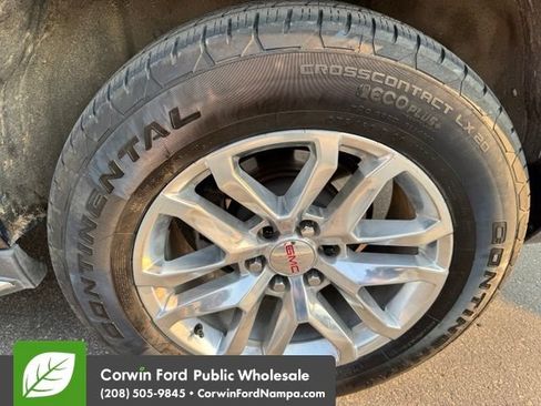 Used 2018 GMC Yukon XL SLT w/ Premium Edition AWD/4WD image 16
