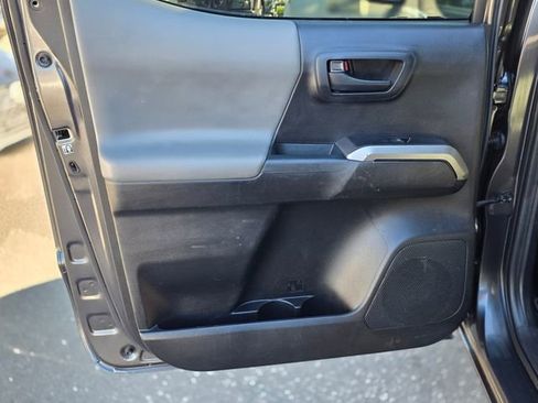 Used 2017 Toyota Tacoma SR5 image 17