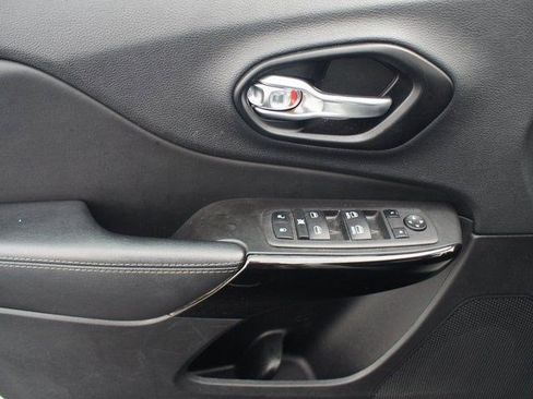 Used 2023 Jeep Cherokee Altitude Lux image 28