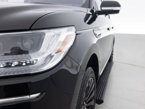 Used 2018 Lincoln Navigator Reserve w/ Technology Package image 12