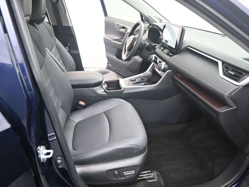 Used 2025 Toyota RAV4 Limited w/ Advanced Technology Package AWD/4WD image 28