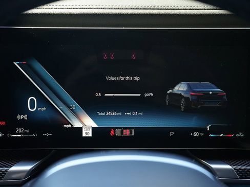 Used 2023 BMW 740i image 13