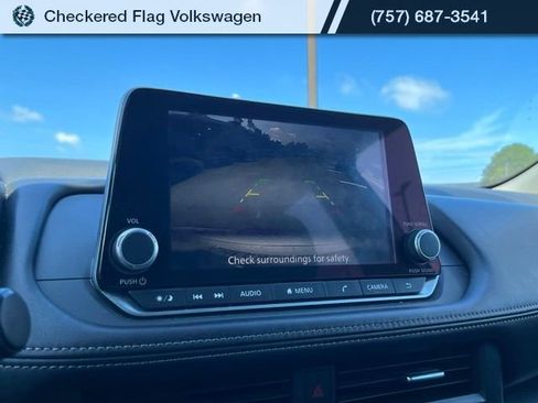 Used 2024 Nissan Rogue SV FWD image 40