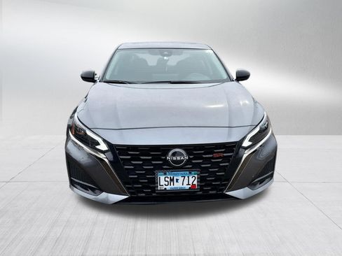 Used 2024 Nissan Altima 2.5 SR w/ SR Premium Package AWD/4WD image 2