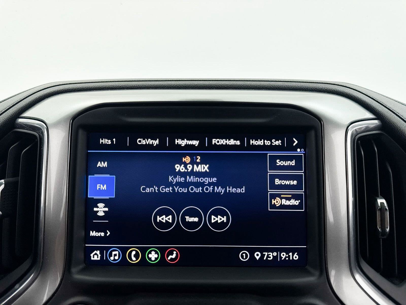 Used 2020 Chevrolet Silverado 1500 RST AWD/4WD image 4