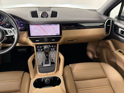 Certified 2021 Porsche Cayenne image 28