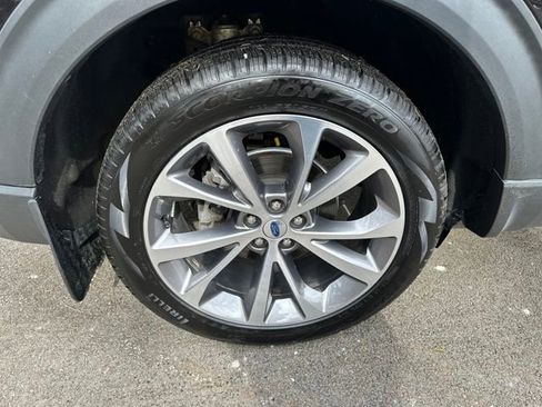 Used 2025 Ford Explorer Platinum w/ Ultimate Package image 15