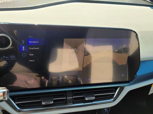 New 2025 Chevrolet Equinox EV LT image 19