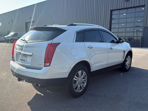 Used 2016 Cadillac SRX Luxury FWD image 3