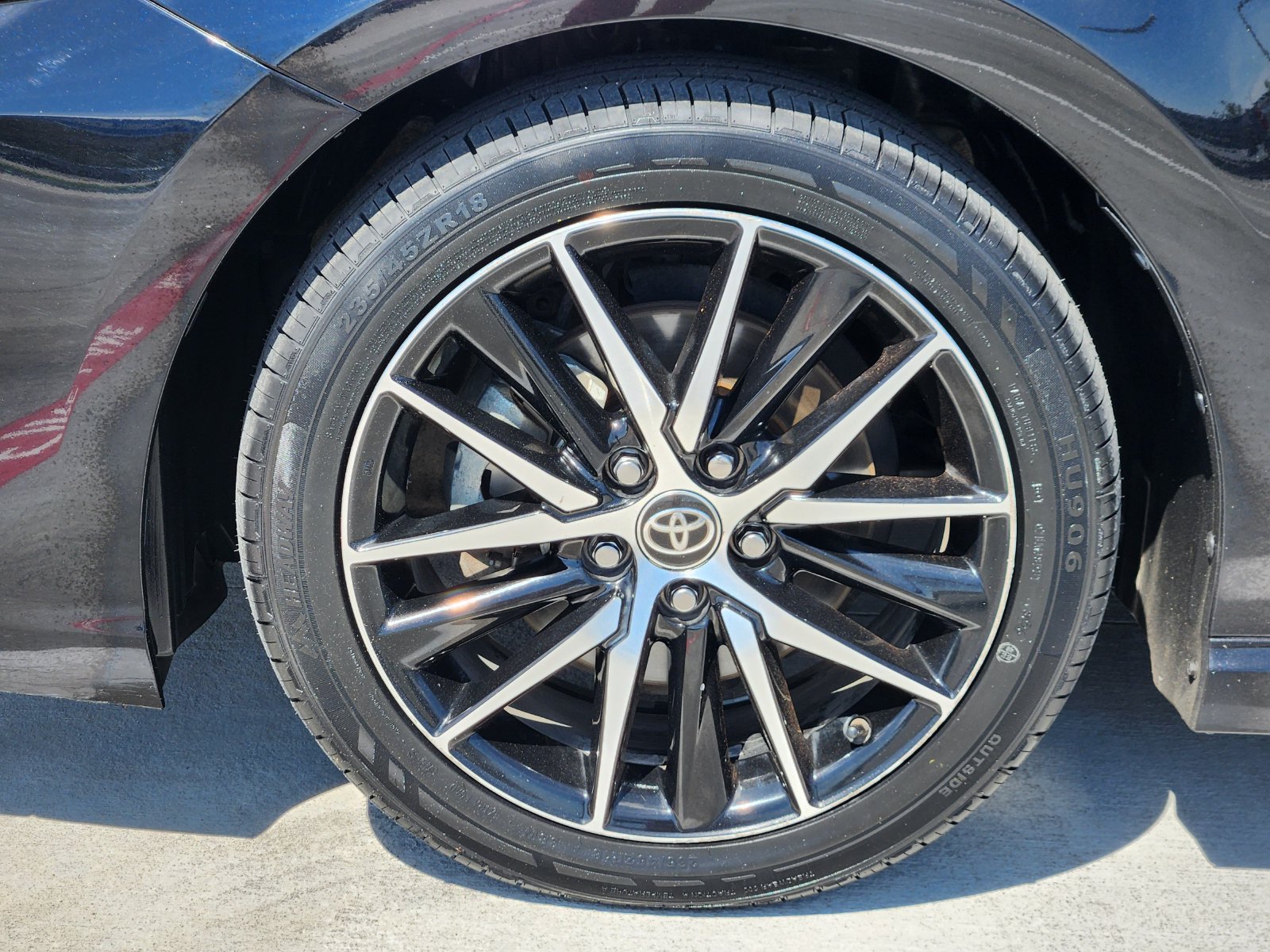 Used 2023 Toyota Camry SE w/ Cold Weather Package FWD image 12