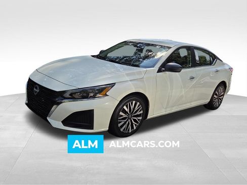 Used 2025 Nissan Altima 2.5 SV FWD image 1