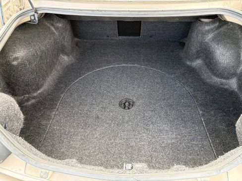 Used 2000 Chrysler Concorde LX image 12