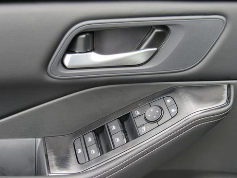 New 2026 Nissan Rogue SV FWD image 18