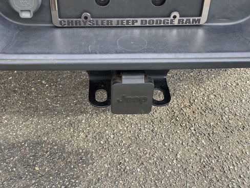 Used 2022 Jeep Gladiator Sport AWD/4WD image 11