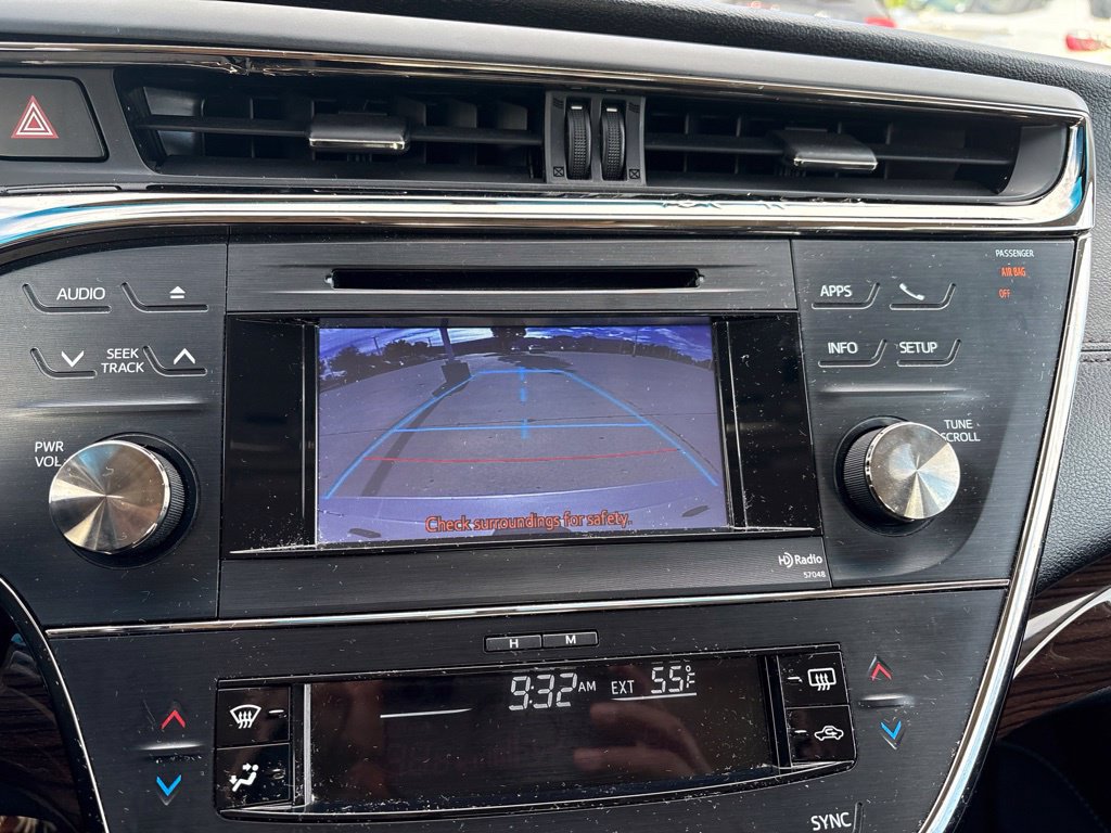 Used 2014 Toyota Avalon XLE Touring FWD image 25