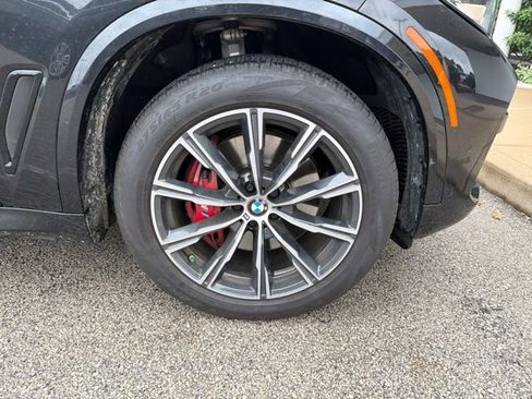 Used 2023 BMW X5 xDrive40i w/ M Sport Package AWD/4WD image 5
