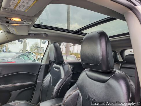 Used 2019 Jeep Compass Limited AWD/4WD image 9