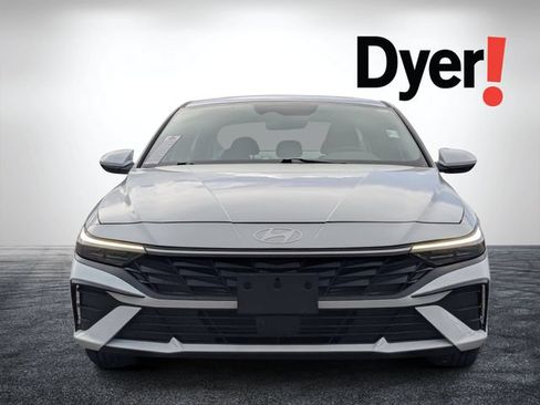 Used 2025 Hyundai Elantra SEL FWD image 9