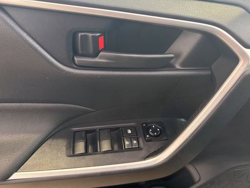 Used 2023 Toyota RAV4 LE image 17