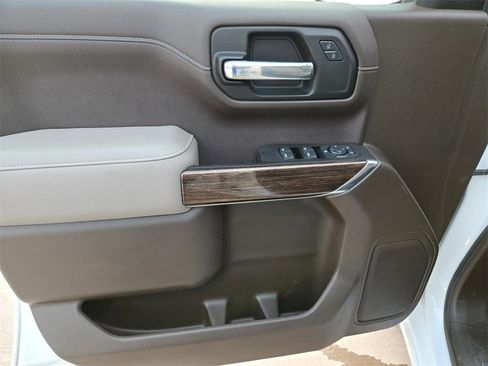 Used 2021 GMC Sierra 1500 SLE image 31