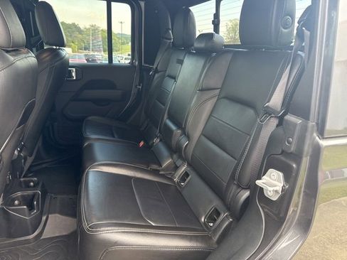 Used 2021 Jeep Gladiator Overland w/ Popular Equipment Package image 16