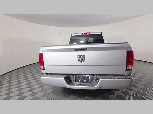 Used 2019 RAM 1500 Express RWD image 41