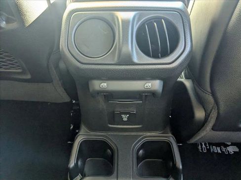 New 2025 Jeep Gladiator Rubicon image 17