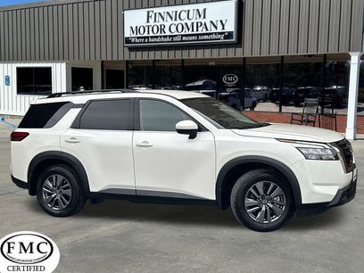 Used 2024 Nissan Pathfinder SV