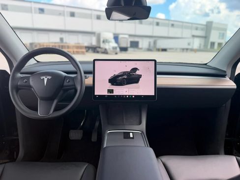 Used 2023 Tesla Model Y Long Range AWD/4WD image 25