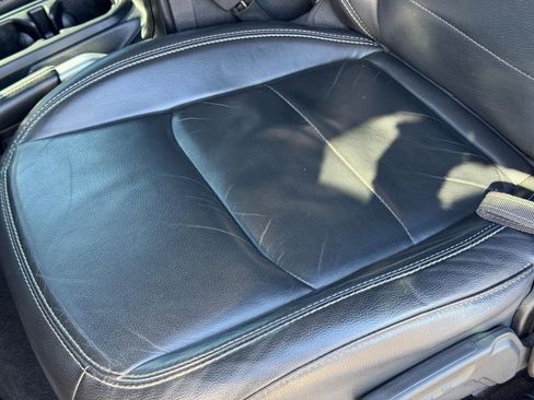 Used 2018 Jeep Wrangler Unlimited Sahara image 26