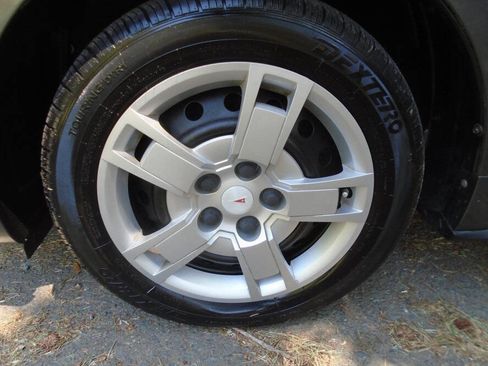 Used 2009 Pontiac Vibe w/ Preferred Package FWD image 25