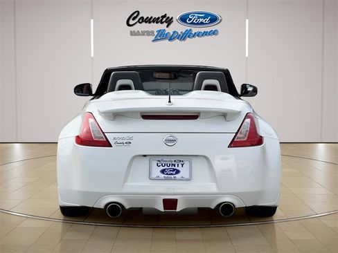 Used 2017 Nissan 370Z Touring Sport image 46