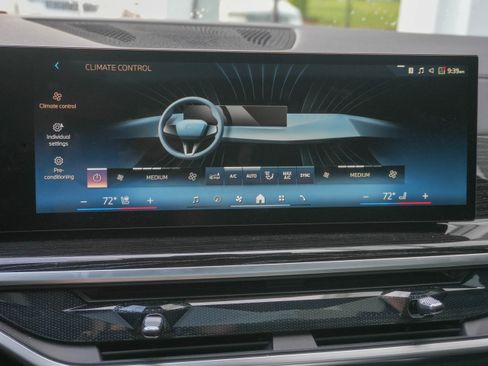 Certified 2025 BMW X6 xDrive40i w/ Climate Comfort Package image 22