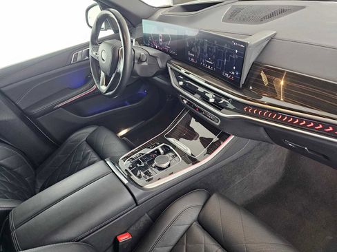 Used 2024 BMW X5 xDrive50e image 11