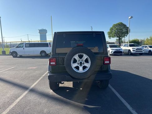 Used 2022 Jeep Wrangler Unlimited Sport image 3