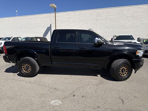Used 2022 RAM 2500 Laramie AWD/4WD image 4
