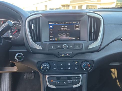 Used 2024 GMC Terrain SLE image 26