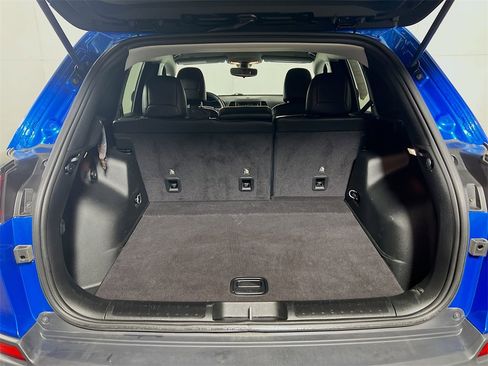 Used 2019 Jeep Cherokee Trailhawk image 23