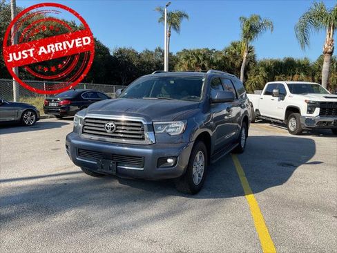 Used 2018 Toyota Sequoia SR5 image 2