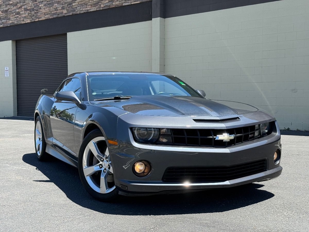 Used 2010 Chevrolet Camaro SS w/ LPO, Ground Effects Package RWD image 3