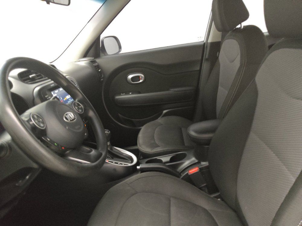 Used 2019 Kia Soul + FWD image 17
