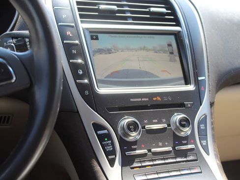 Used 2018 Lincoln MKX Reserve w/ Lincoln MKX Climate Package AWD/4WD image 14