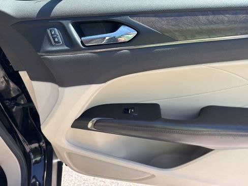 Used 2017 Lincoln MKC Reserve w/ Lincoln MKC Climate Package image 12