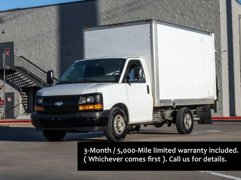 Used 2017 Chevrolet Express 3500 RWD image 3
