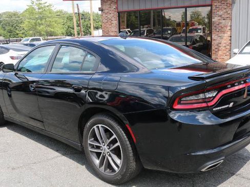 Used 2019 Dodge Charger SXT AWD/4WD image 5