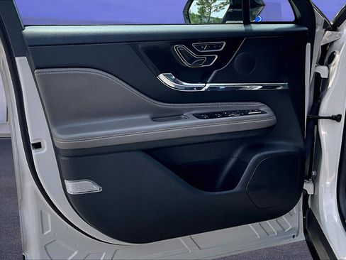 Used 2023 Lincoln Corsair FWD image 20