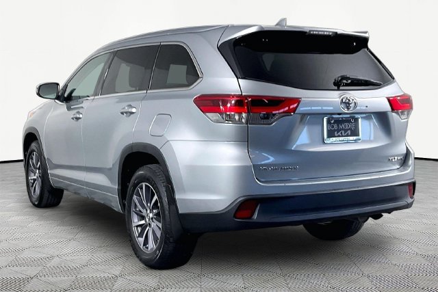 Used 2017 Toyota Highlander XLE AWD/4WD image 4