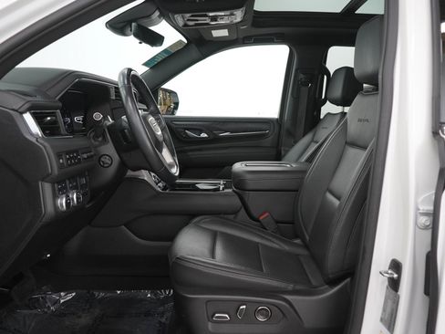 Used 2024 GMC Yukon Denali w/ Advanced Technology Package AWD/4WD image 26