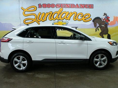 Used 2020 Ford Edge SE image 1